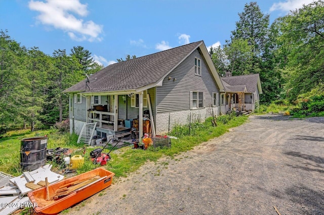 view of front of home featuring covered porch