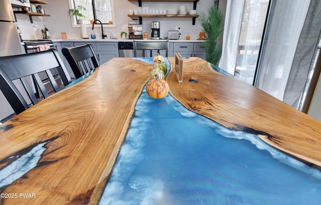 2894 S Fairway Dr, Lake Ariel, PA 18436 - dining room with finished concrete floors