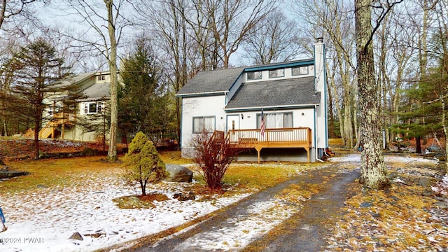 view of front of property featuring a deck