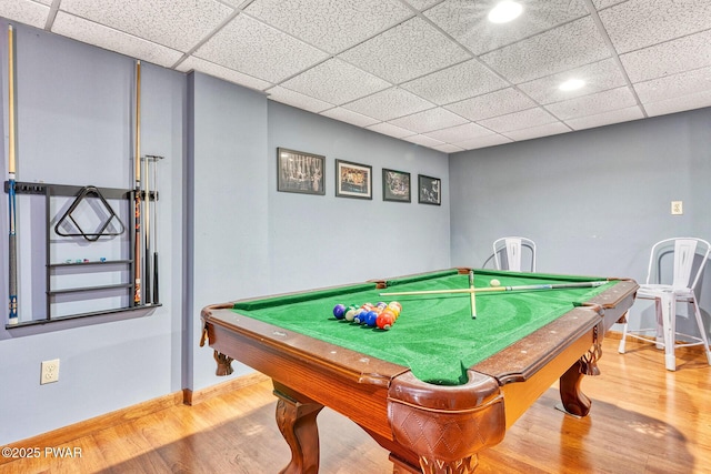 recreation room with hardwood / wood-style flooring and billiards