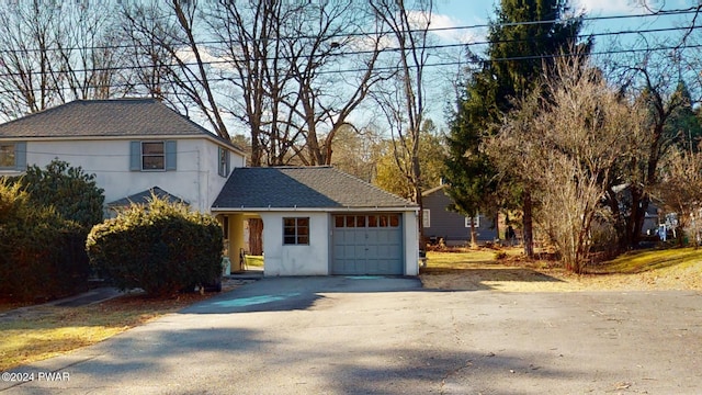 view of front of house featuring a garage