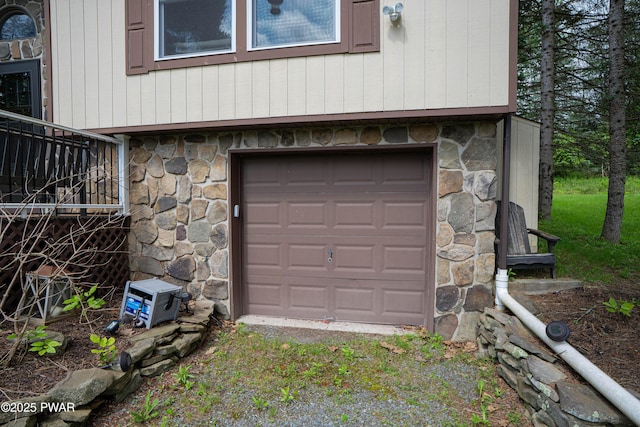 28 Woodcrest Ln, Lake Ariel, PA 18436 - view of garage
