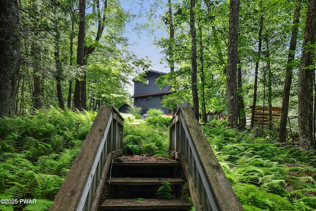 1706 Windemere Ct, Lake Ariel, PA 18436 - view of stairway