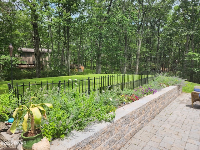 216 Comstock Dr, Lords Valley, PA 18428 - view of yard with a patio area