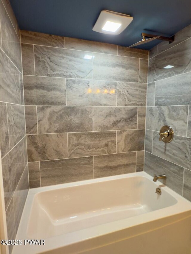 17 Applegate Rd, Lake Ariel, PA 18436 - full bath featuring a combined bath / shower with rainfall shower