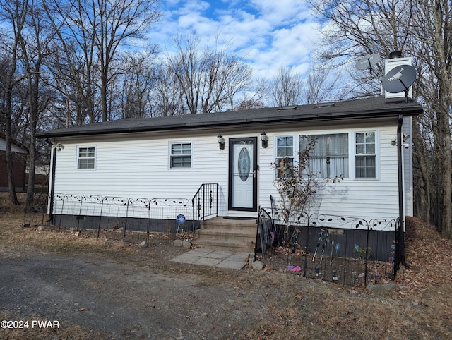 view of front of property