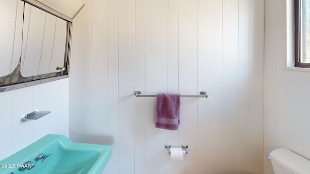 802 Rimrock Ct, Lords Valley, PA 18428 - bathroom featuring toilet and a sink