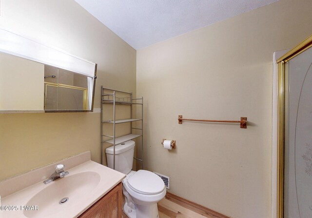 bedroom featuring ceiling fan, carpet floors, and a closet