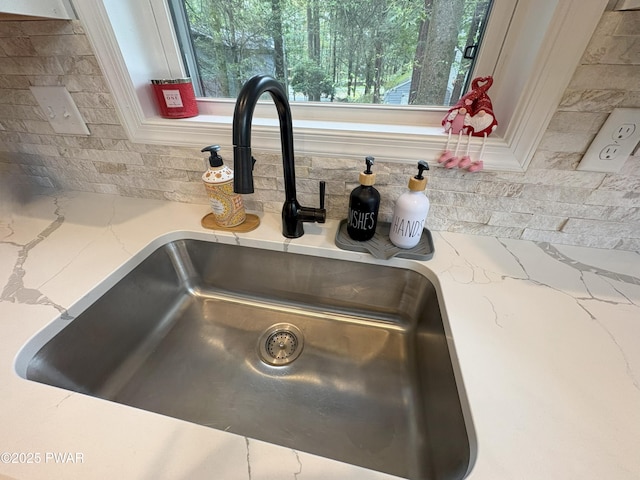 1006 Redlawn Ln, Lake Ariel, PA 18436 - kitchen view of backsplash and light stone countertops