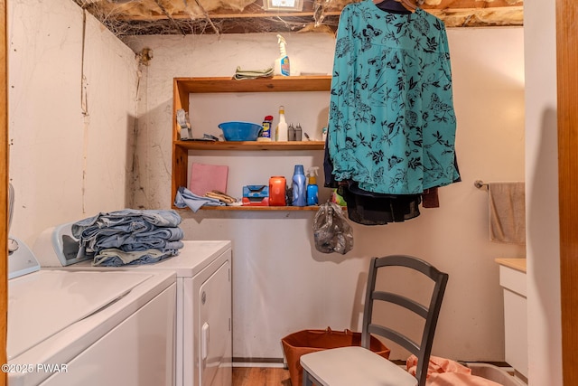 53 Windsor Rd, Hawley, PA 18428 - laundry room with washing machine and dryer