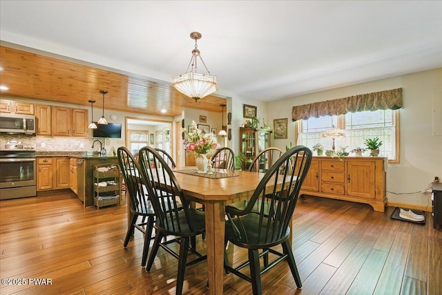 1057 K Ln, Gouldsboro, PA 18424 - dining room featuring hardwood / wood-style flooring and baseboards