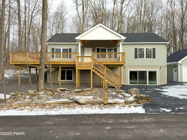 view of front of property featuring a deck