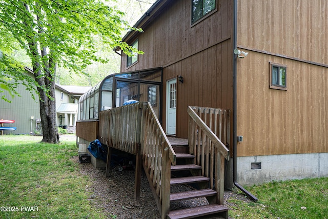 16 Par Ct, Lake Ariel, PA 18436 - back of property with crawl space