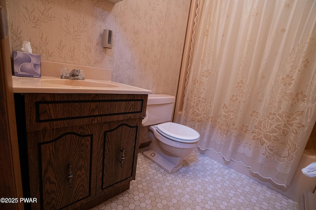 16 Par Ct, Lake Ariel, PA 18436 - full bathroom with wallpapered walls, shower / bath combo, vanity, and toilet