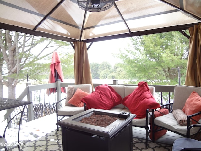 sunroom with a healthy amount of sunlight