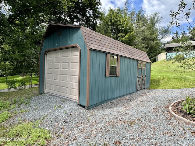 910 Maple Ave, Honesdale, PA 18431 - photo 17