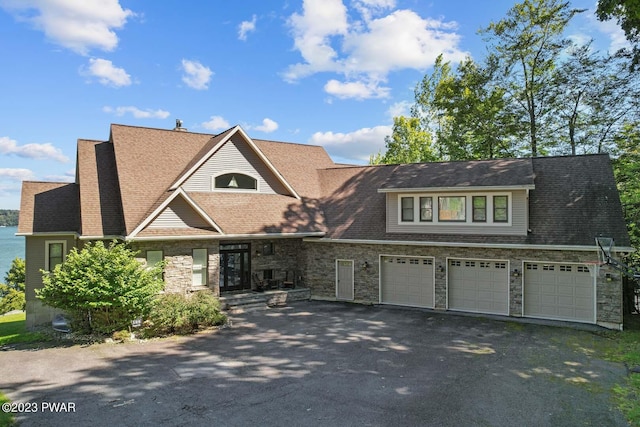 view of front facade featuring a garage