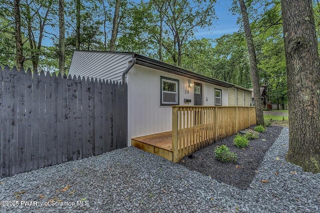 28 Holland Rd, Hawley, PA 18428 - view of side of home