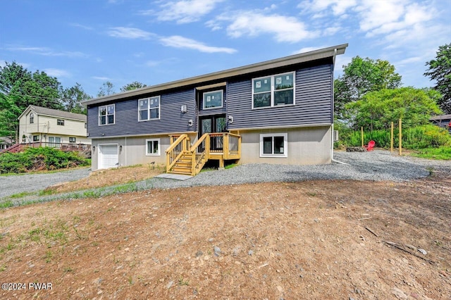 view of front facade with a garage