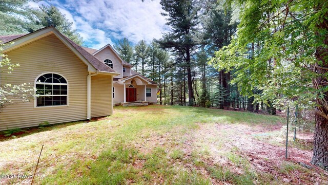 109 Lake Dr, Dingmans Ferry, PA 18328 - view of green lawn