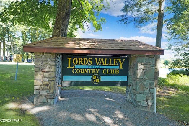 111 Blueridge Ln, Lords Valley, PA 18428 - community sign featuring driveway