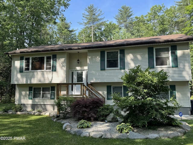 414 Leisure Loop, Milford, PA 18337 - raised ranch with a front yard
