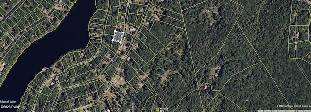 124 Hickory Rd, Dingmans Ferry, PA 18328