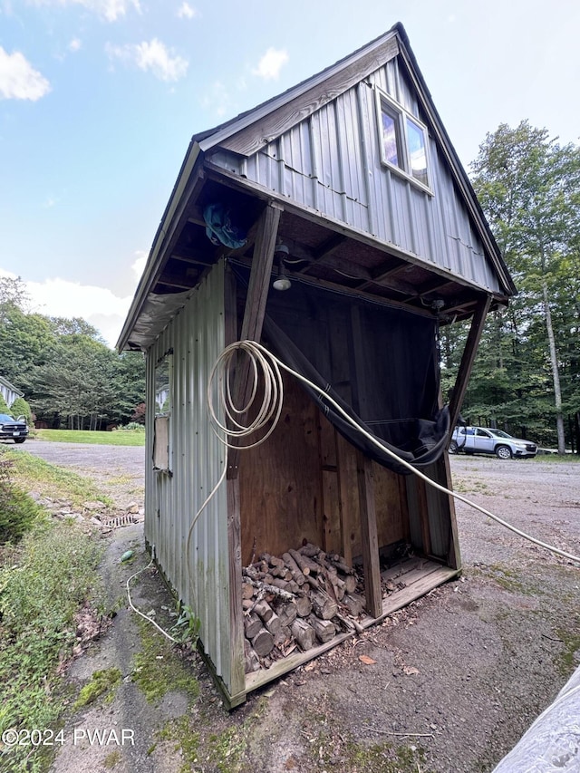 view of outdoor structure