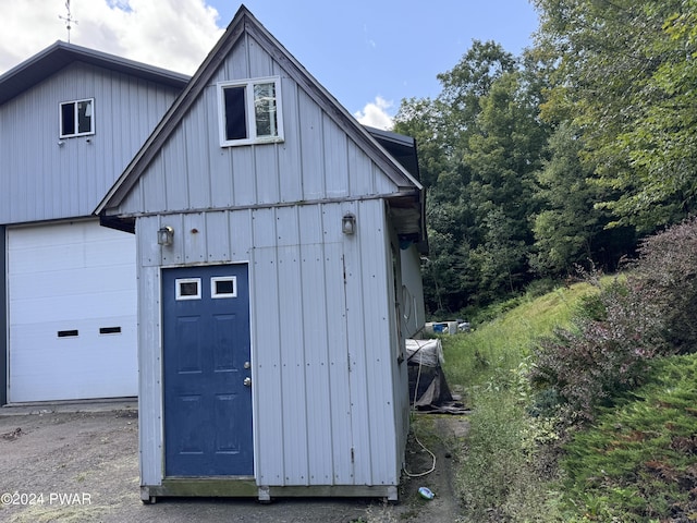 view of outbuilding