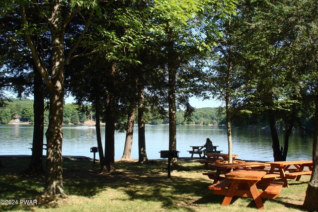 23 S Fairway Dr, Lake Ariel, PA 18436 - water view