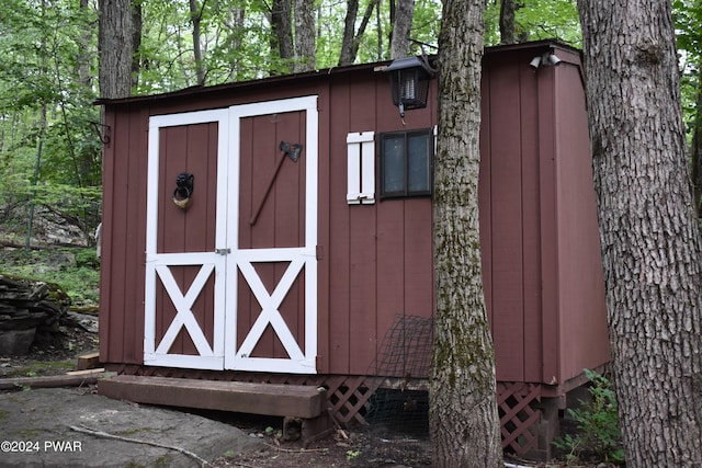 view of outdoor structure