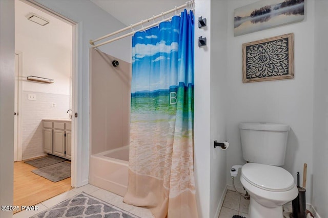 102 Keystone Ct, Dingmans Ferry, PA 18328 - full bathroom featuring shower / tub combo, tile patterned floors, and vanity