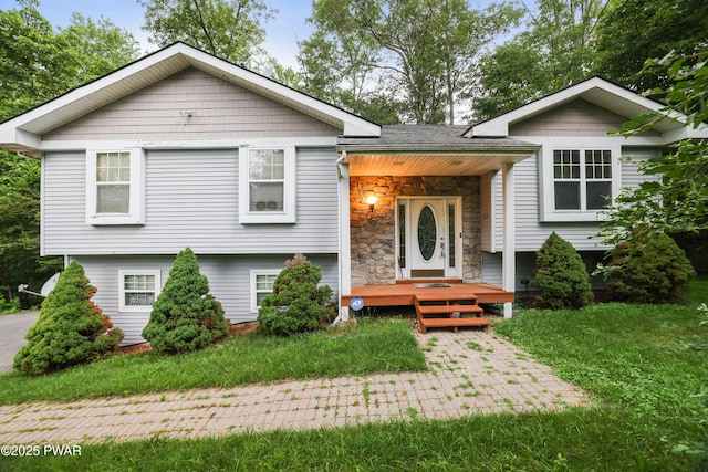 3122 Sparrow Ct, East Stroudsburg, PA 18302 - view of front of home with stone siding