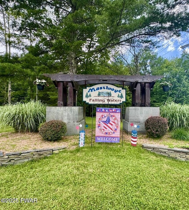 235 Falling Waters Blvd, Lackawaxen, PA 18435 - view of property's community