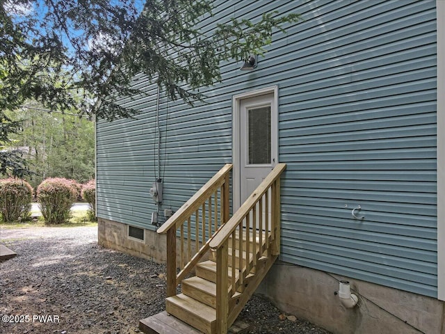 1180 Wallenpaupack Dr, Lake Ariel, PA 18436 - property entrance featuring crawl space