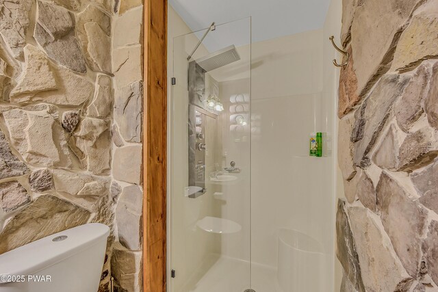 2106 Blueberry Ct, Bushkill, PA 18324 - bathroom with a walk in shower and toilet