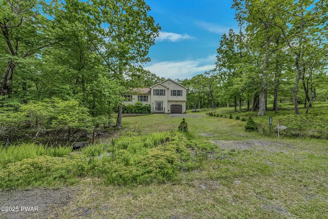 2106 Blueberry Ct, Bushkill, PA 18324 - view of front of property featuring a garage and driveway
