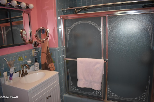 bathroom with vanity and backsplash