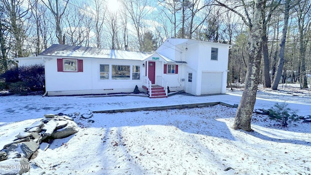 view of front facade with a garage