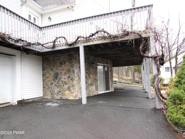 169 N Lake Dr, Dingmans Ferry, PA 18328 - view of vehicle parking