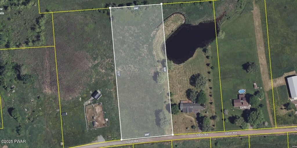 Slater Rd, Beach Lake, PA 18405