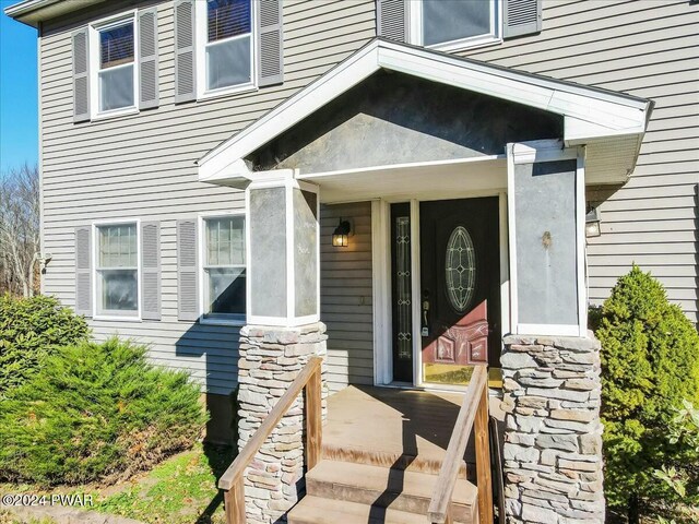 view of property entrance