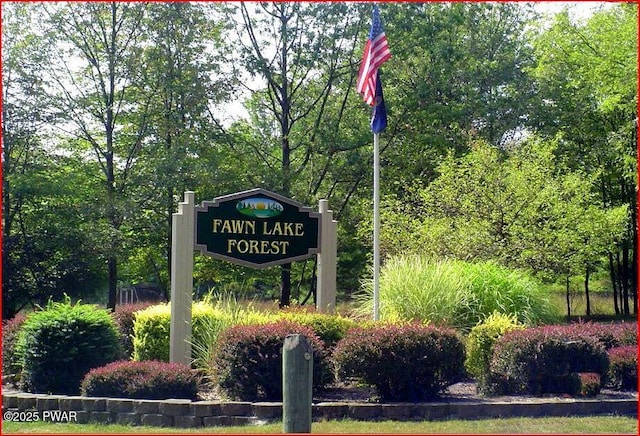 177 Lake View Cir, Hawley, PA 18428