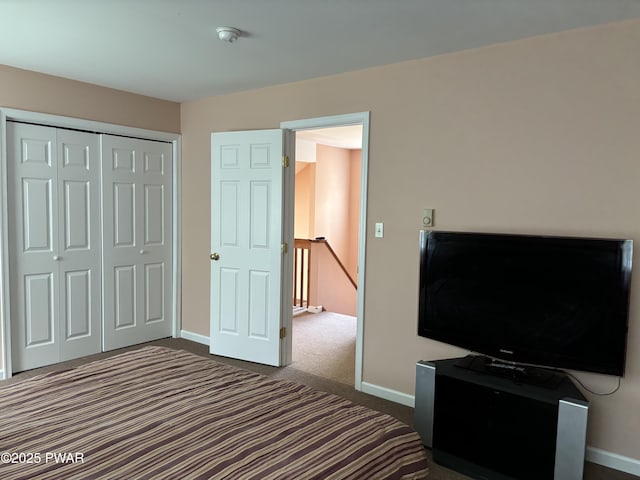 129 Skyview Rd, Dingmans Ferry, PA 18328 - unfurnished bedroom featuring dark colored carpet and a closet