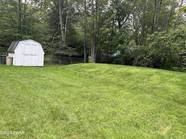 129 Skyview Rd, Dingmans Ferry, PA 18328 - view of yard featuring a storage shed