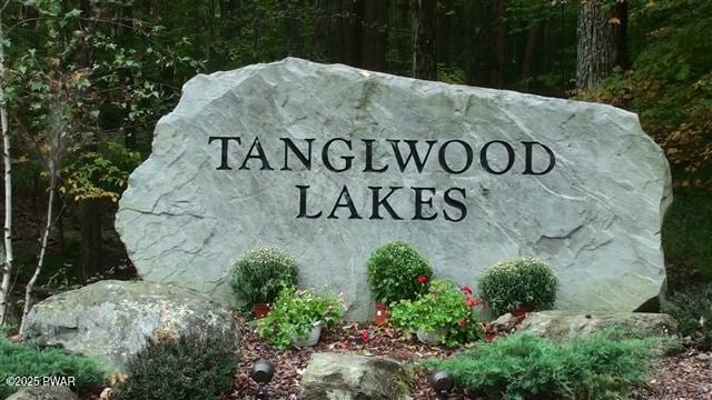 101 Summit Dr, Greentown, PA 18426 - community / neighborhood sign with a wooded view
