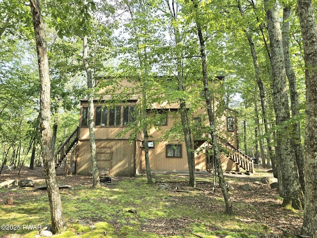 6128 Wales Ct, East Stroudsburg, PA 18301 - rear view of property with stairs