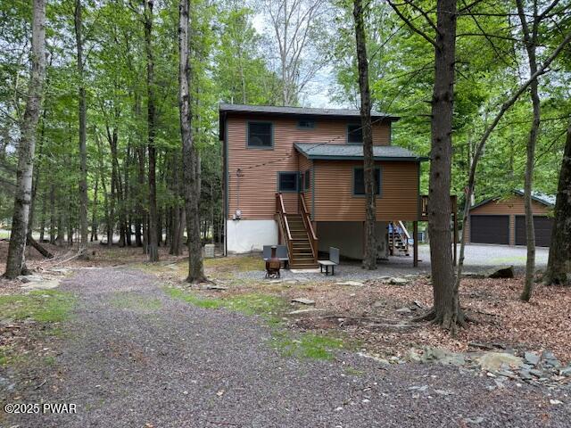 1030 Evergreen Dr, Lake Ariel, PA 18436 - back of property featuring stairway