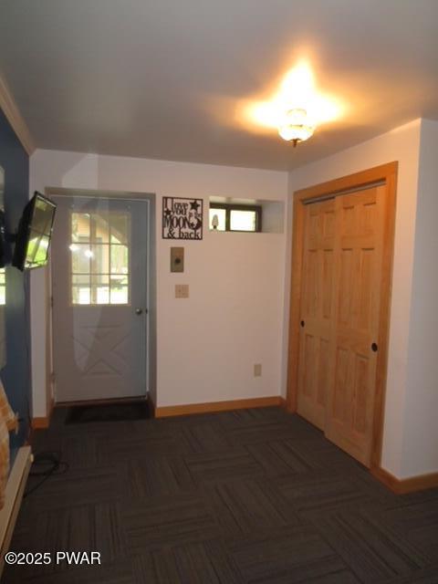 1030 Evergreen Dr, Lake Ariel, PA 18436 - foyer entrance featuring baseboards