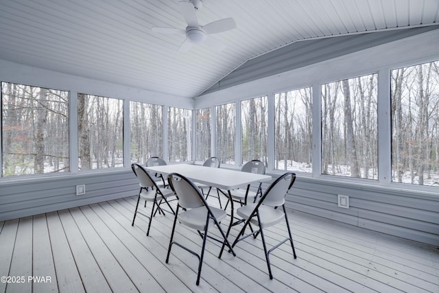 sunroom / solarium featuring vaulted ceiling and ceiling fan